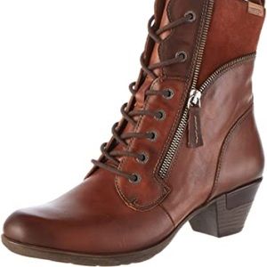 Pikolinos Rotterdam 902-9627 Boots in Cuero